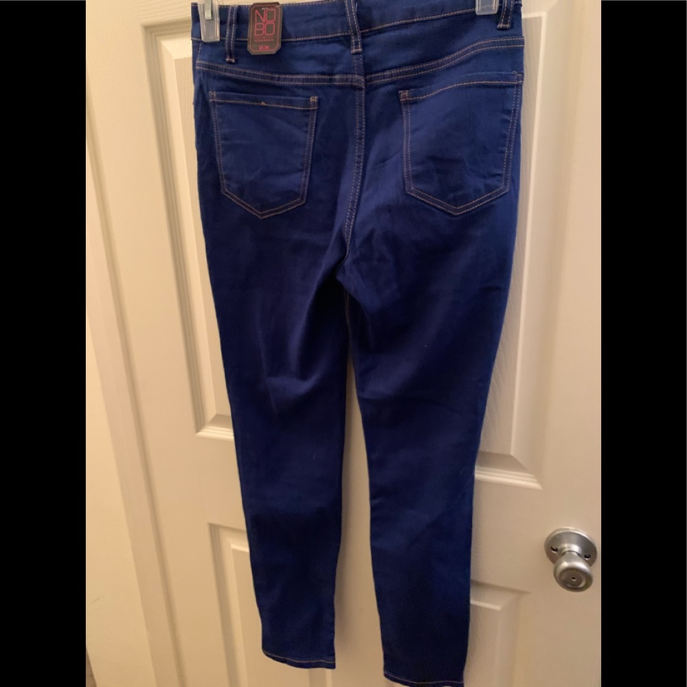 NWT Juniors jeans size 9. - Picture 4 of 5